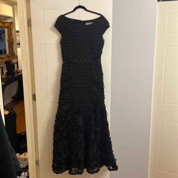 Evening Gown Black Tie - Picture 3 of 7